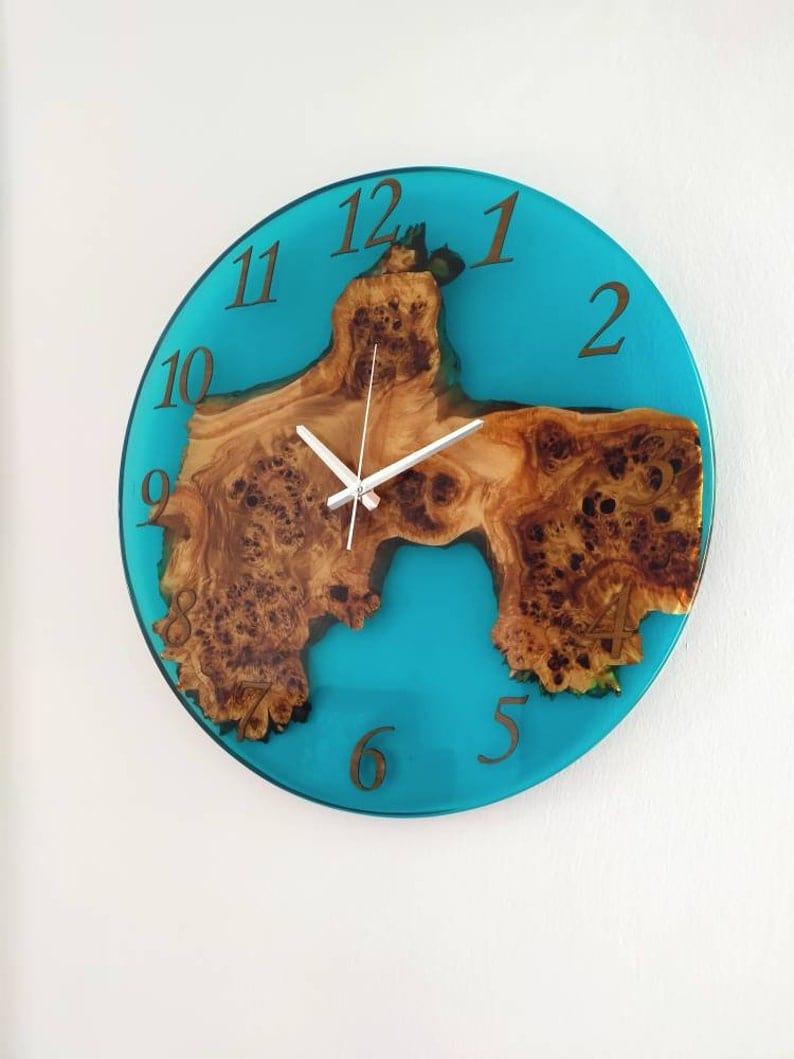 nur-110-50-eur-fur-horloge-murale-en-bois-et-epoxy-bleu-online-im-shop_3.jpg