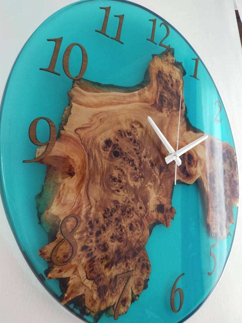 nur-110-50-eur-fur-horloge-murale-en-bois-et-epoxy-bleu-online-im-shop_4.jpg