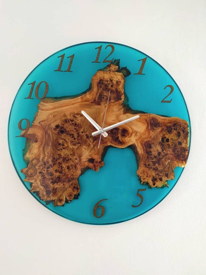 nur-110-50-eur-fur-horloge-murale-en-bois-et-epoxy-bleu-online-im-shop_5.jpg